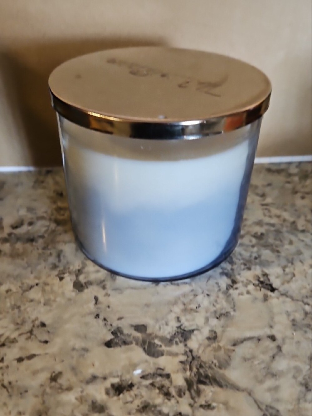 White Barn Laundry Day Candle - Blue & White - Picture 3 of 4